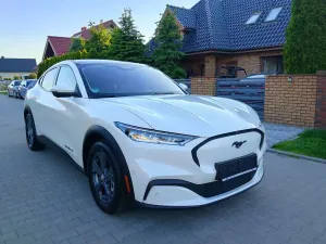 Ford Mustang Mach-E PREMIUM 2021