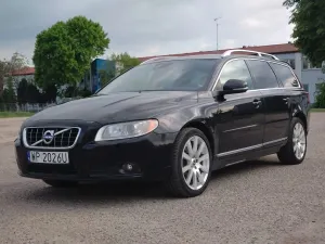 Volvo V70 III D3 Summum 2011