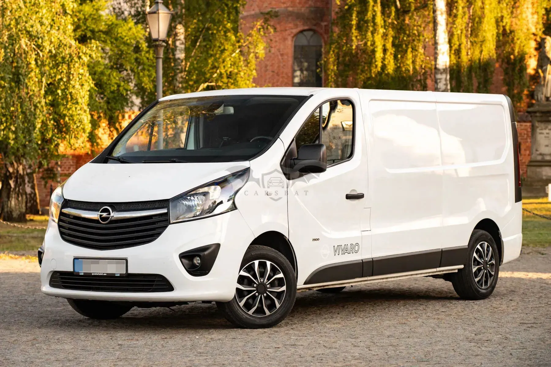 Opel Vivaro II L2H1 2.9t Elegance Premium 2015