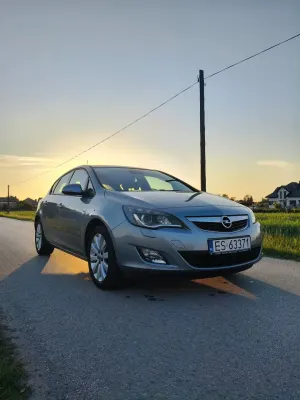 Opel Astra J 1.4 T Cosmo 2010