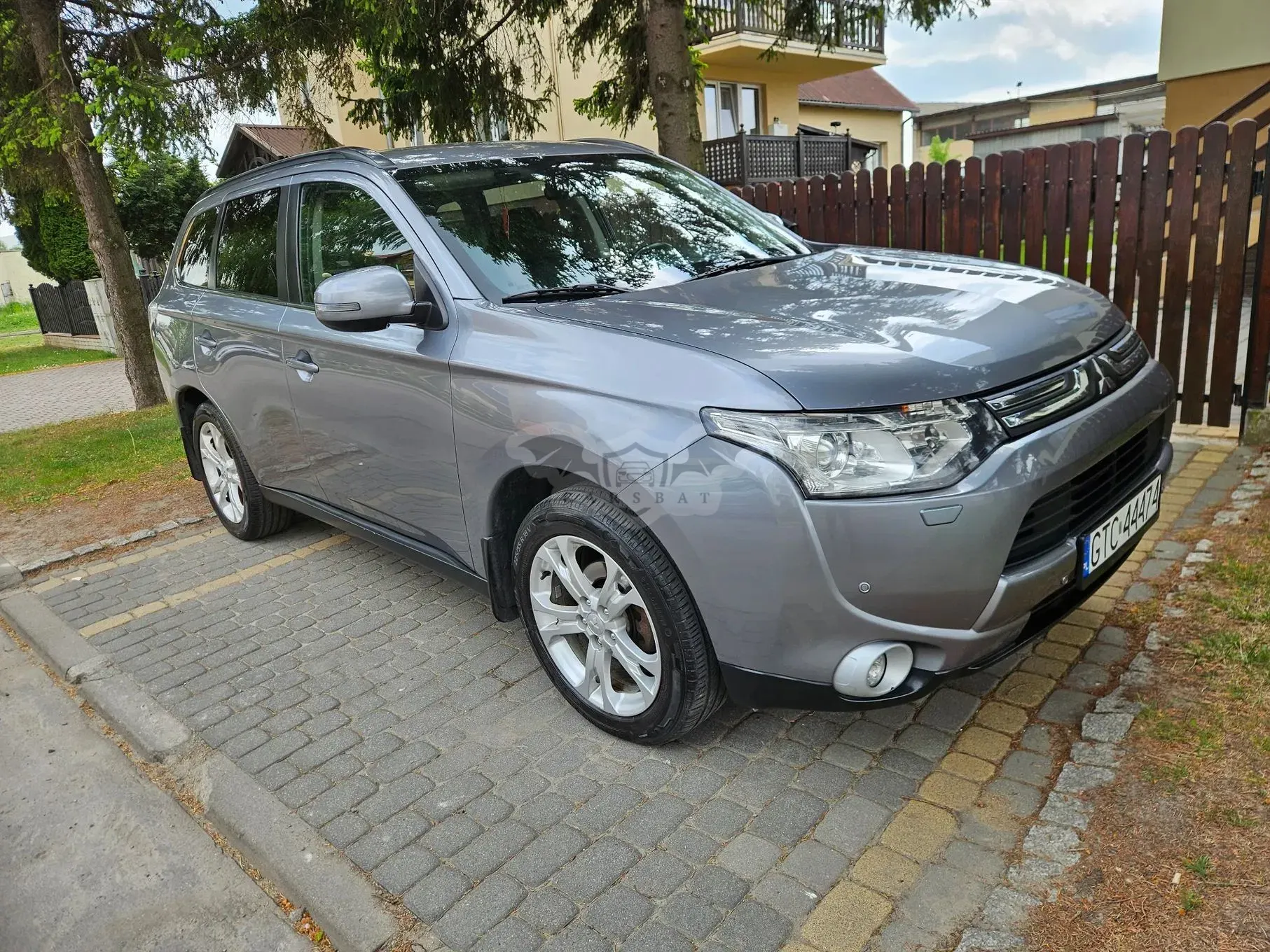Mitsubishi Outlander III 2.2 DID Instyle Navi 2013