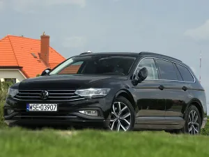 Volkswagen Passat B8 2.0 TDI EVO Elegance DSG 2022