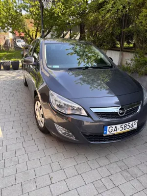 Opel Astra H 1.6 2011