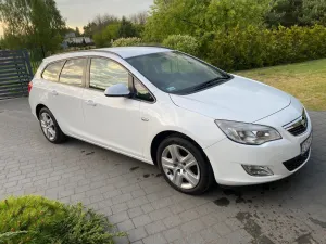Opel Astra J 1.7 CDTI Cosmo 2011