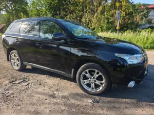 Mitsubishi Outlander III 2.2 DID Intense + 2013