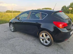 Opel Astra J 1.7 CDTI 2010