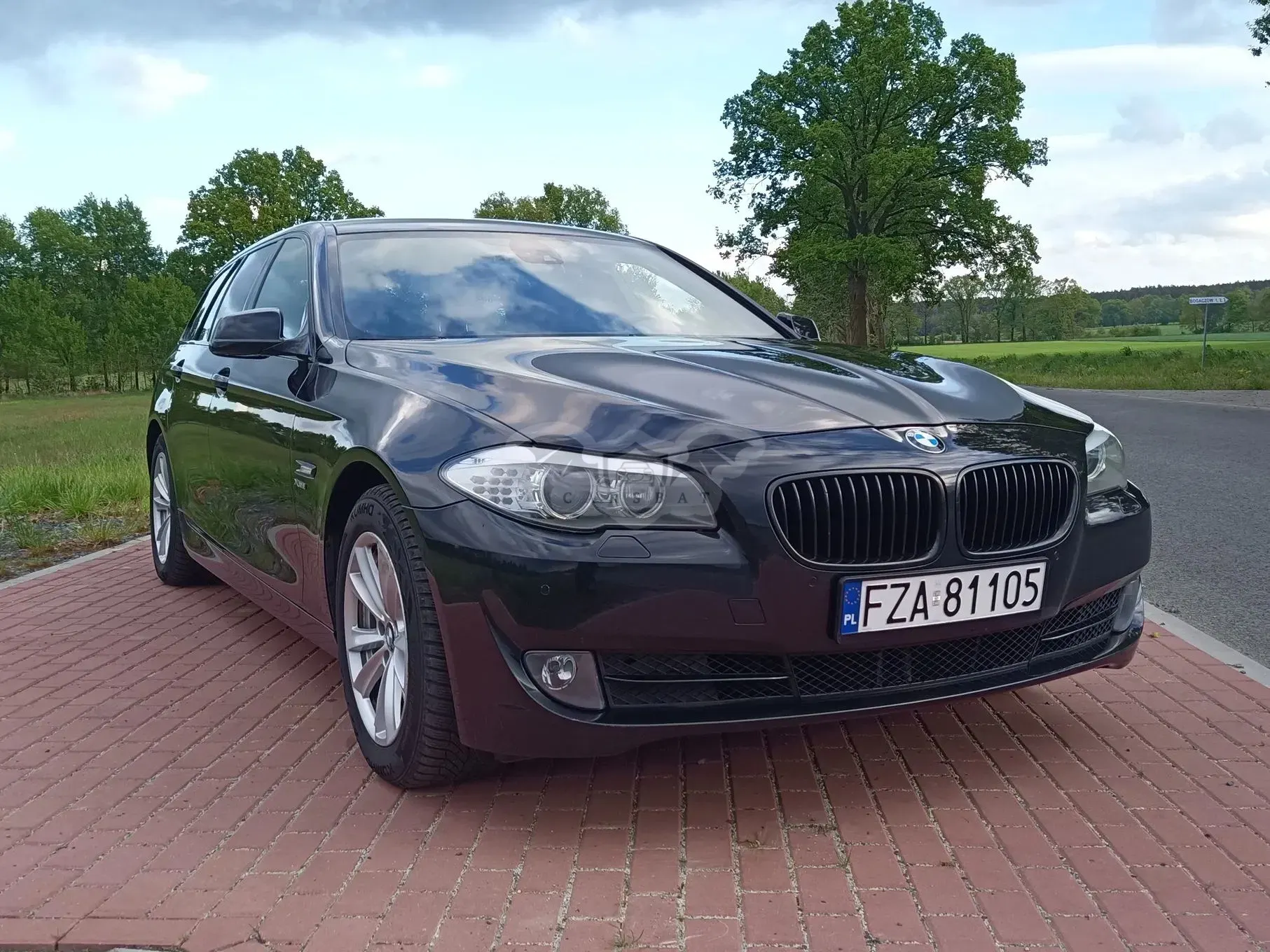 BMW 5 Series F10/F11 530d xDrive 2011