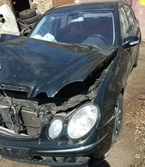 Mercedes-Benz E W211 2002