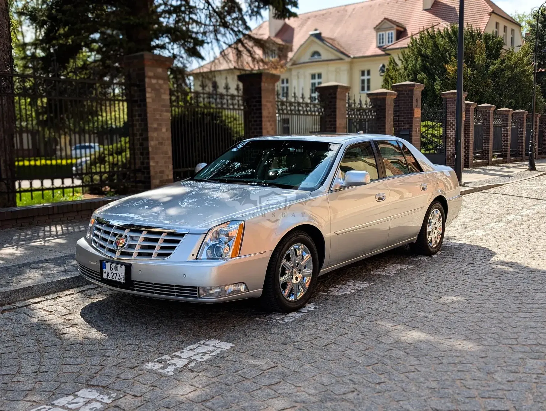Cadillac DTS 2010