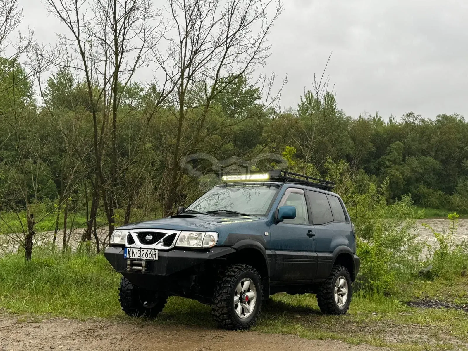 Nissan Terrano II 2000