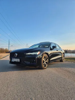 Volvo S60 III B5 B AWD Plus Dark 2023