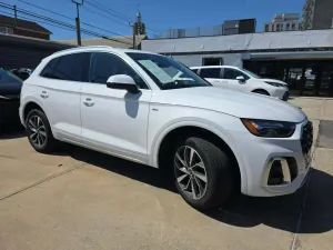 Audi Q5 FY 2022