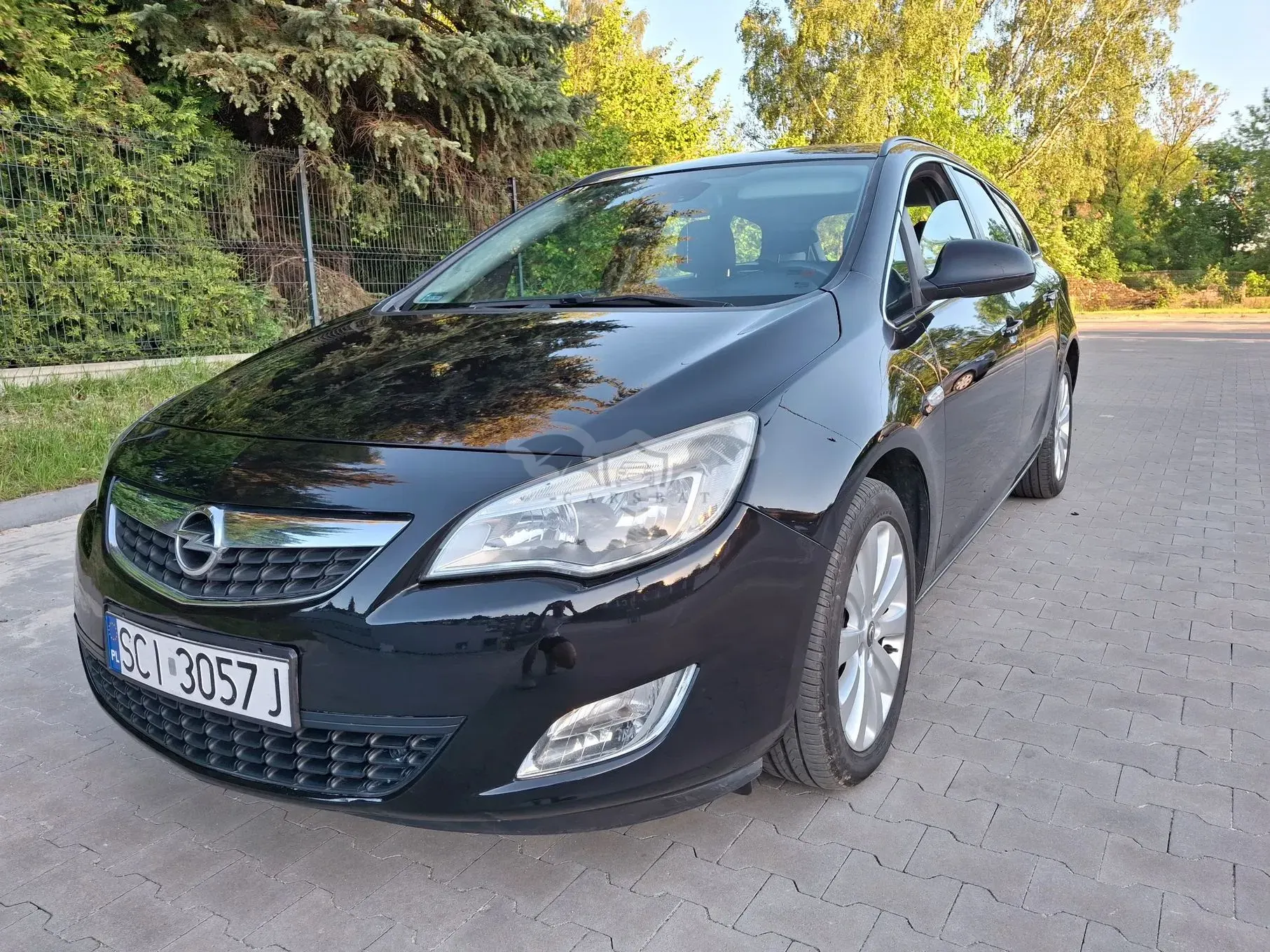 Opel Astra J 1.4 T Sport 2011