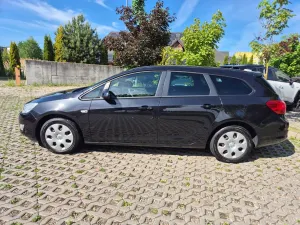 Opel Astra J 1.6 2011