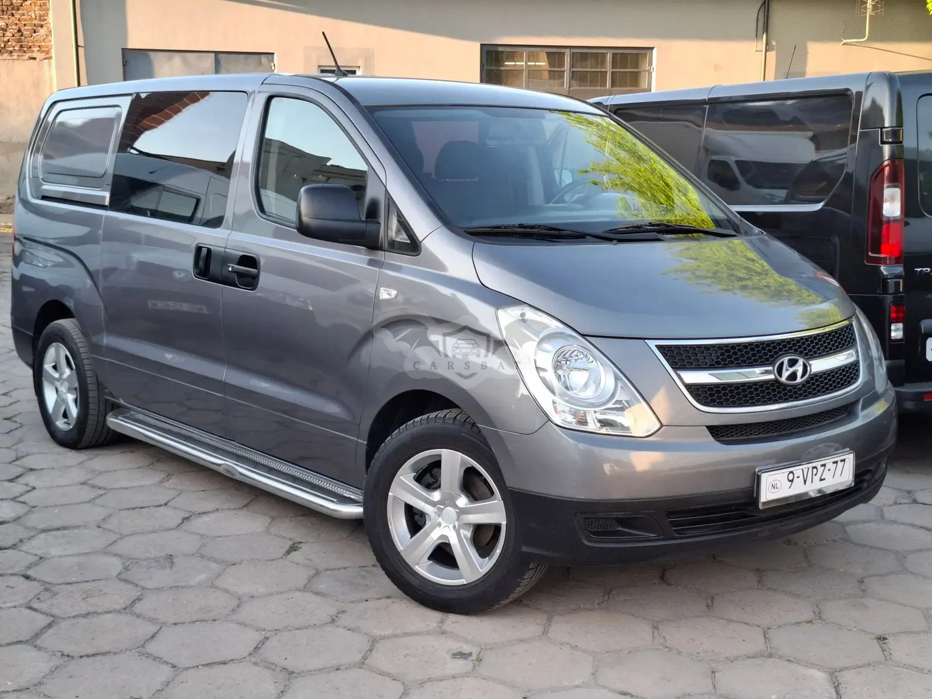 Hyundai H1 2011