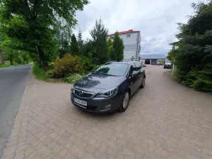 Opel Astra J 1.6 Turbo Innovation 2011