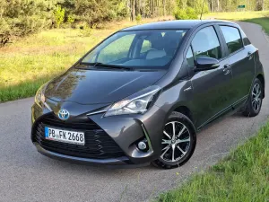 Toyota Yaris III Hybrid 100 Active EU6 2019