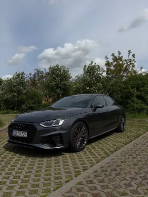 Audi A4 B9 45 TFSI mHEV Quattro S Line S tronic 2022