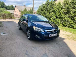 Opel Astra J 1.6 Design Edition 2010