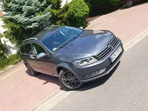 Volkswagen Passat B7 2.0 TDI 4Motion DSG BlueMotion Tec 2012