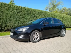 Opel Astra J 1.7 CDTI 2011