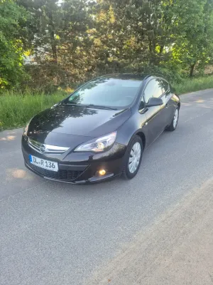 Opel Astra J 1.4 T Sport 2013