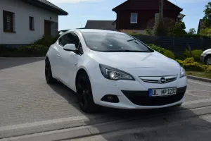 Opel Astra J 1.4 Turbo Innovation 2012