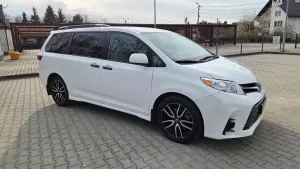 Toyota Sienna 2020