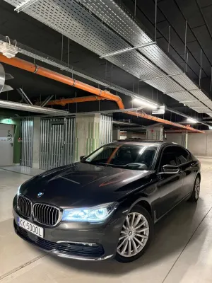 BMW 7 Series G11/12 740d xDrive 2016