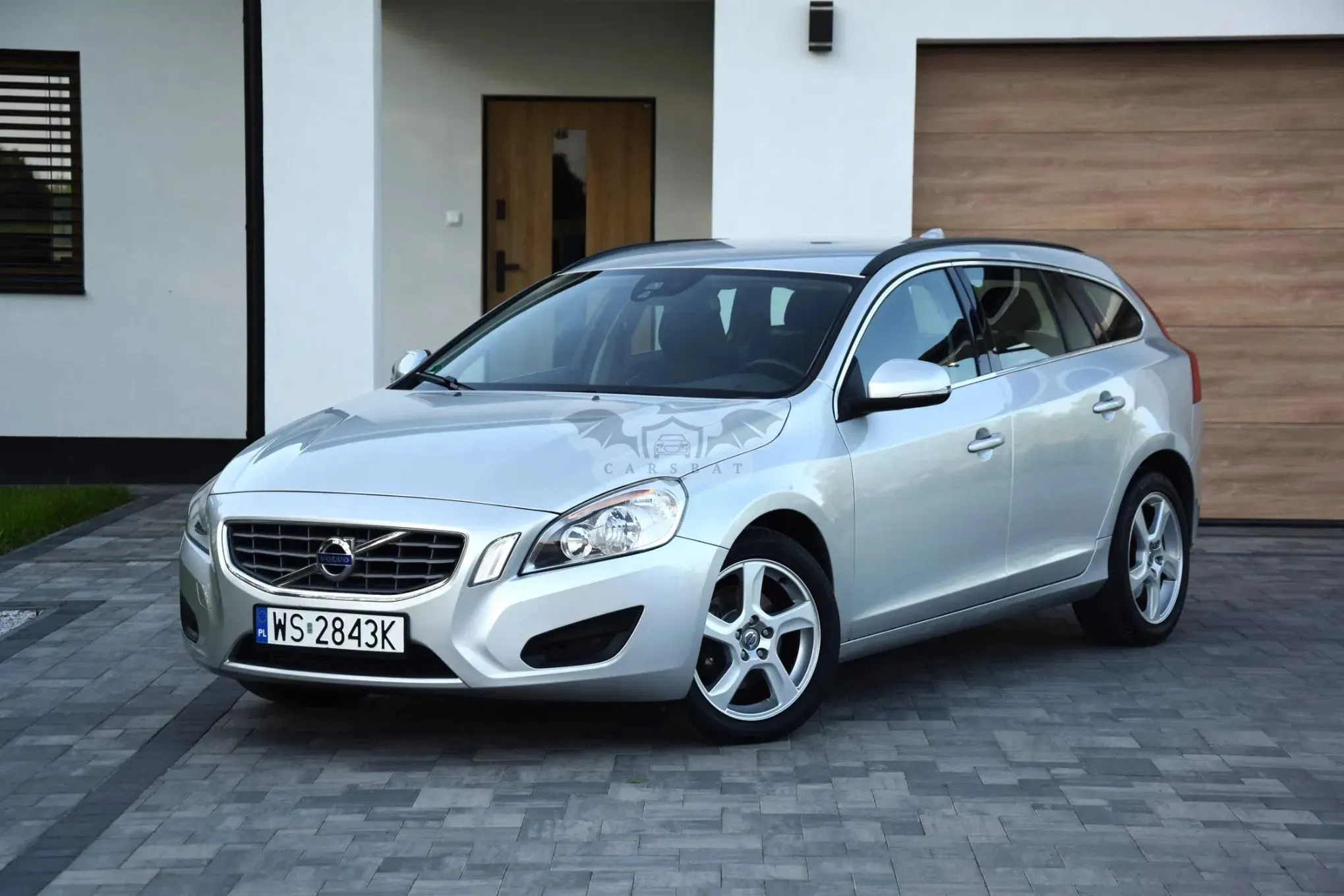 Volvo V60 I D3 Momentum 2011