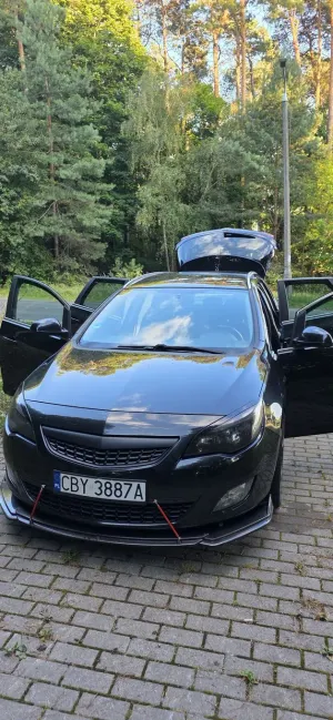 Opel Astra J 1.6 T Sport 2011