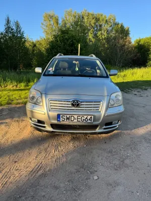 Toyota Avensis II 2.0 D-4D Luna 2003