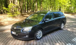 Toyota Avensis II 2.0 D-4D Sol 2008