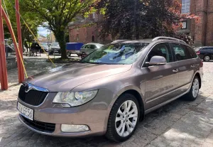 Skoda Superb II 2.0 TDI Active DSG 2012
