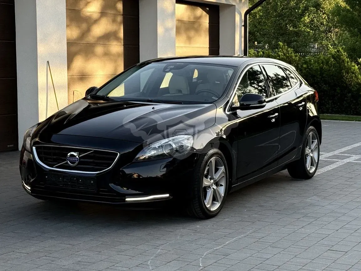 Volvo V40 II T3 2013
