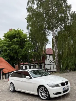 BMW 3 Series E90/E91/E92/E93 318d 2010