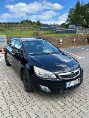 Opel Astra J 1.7 CDTI DPF Catch me 2011