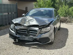 Mercedes-Benz E W213 200 4-Matic 9G-TRONIC 2017