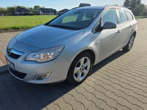 Opel Astra J 1.4 Enjoy 2011
