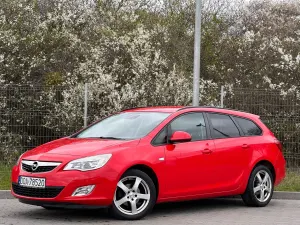 Opel Astra J 1.4 Turbo Design Edition 2011