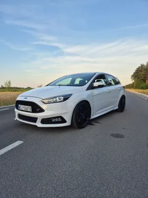 Ford Focus Mk3 (2010-2018) 2.0 EcoBoost ST 2017
