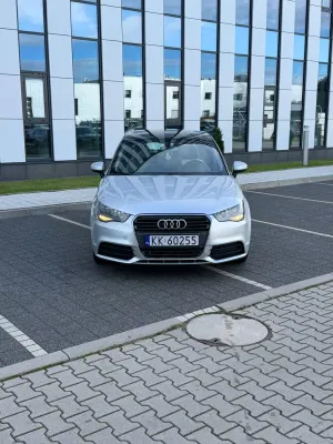 Audi A1 8X 1.6 TDI Ambition S tronic 2012