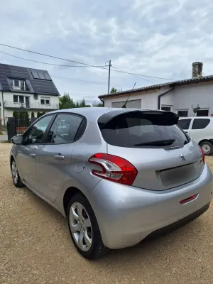 Peugeot 208 I 1.6 e-HDi Active STT 2013