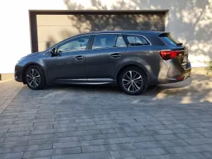 Toyota Avensis III 2.0 D-4D Premium 2017