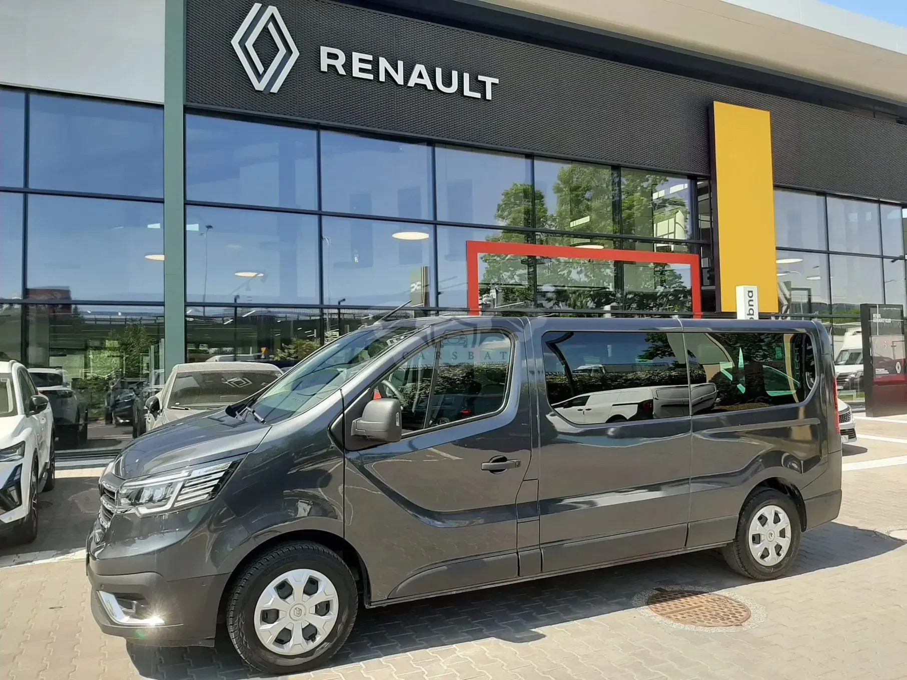 Renault Trafic III 2.0 dCi EDC 2024