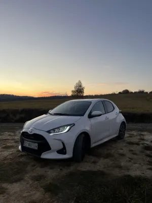Toyota Yaris IV 1.5 Comfort CVT 2020