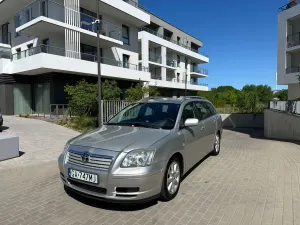 Toyota Avensis II 2.0 D-4D Sol 2005