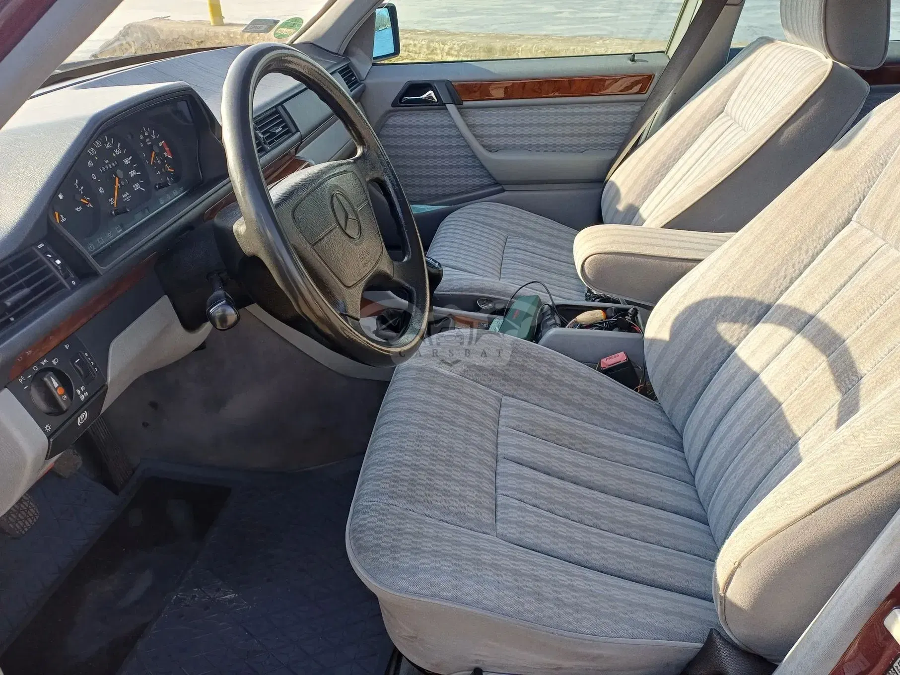 Mercedes-Benz E 1992