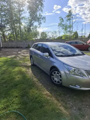 Toyota Avensis III 2.0 D-4D Sol 2011