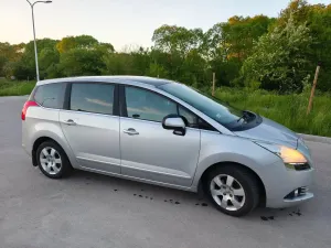Peugeot 5008 I 2.0 HDi Active 7os 2011
